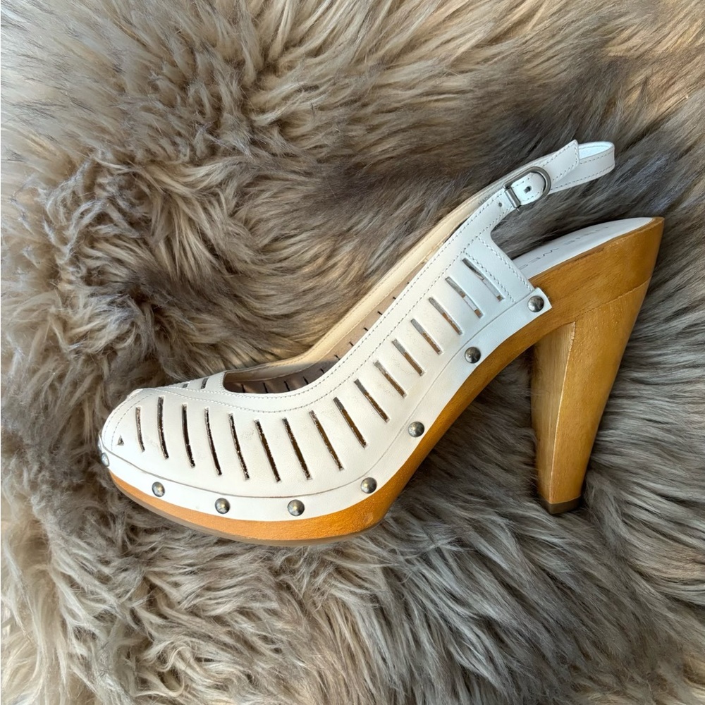 Nine West white leather heel, size 9 - Picture 2 of 6